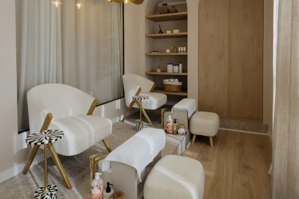 Salon-4